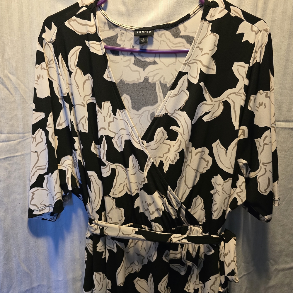 Torrid Black and Cream Floral Wrap Top